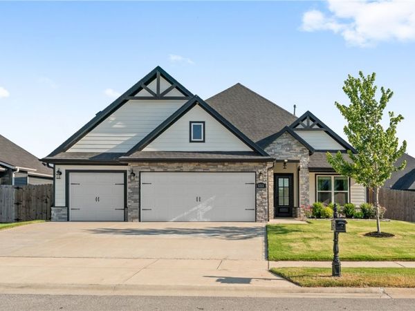 1211 Silver Maple Street, Centerton, AR 72719