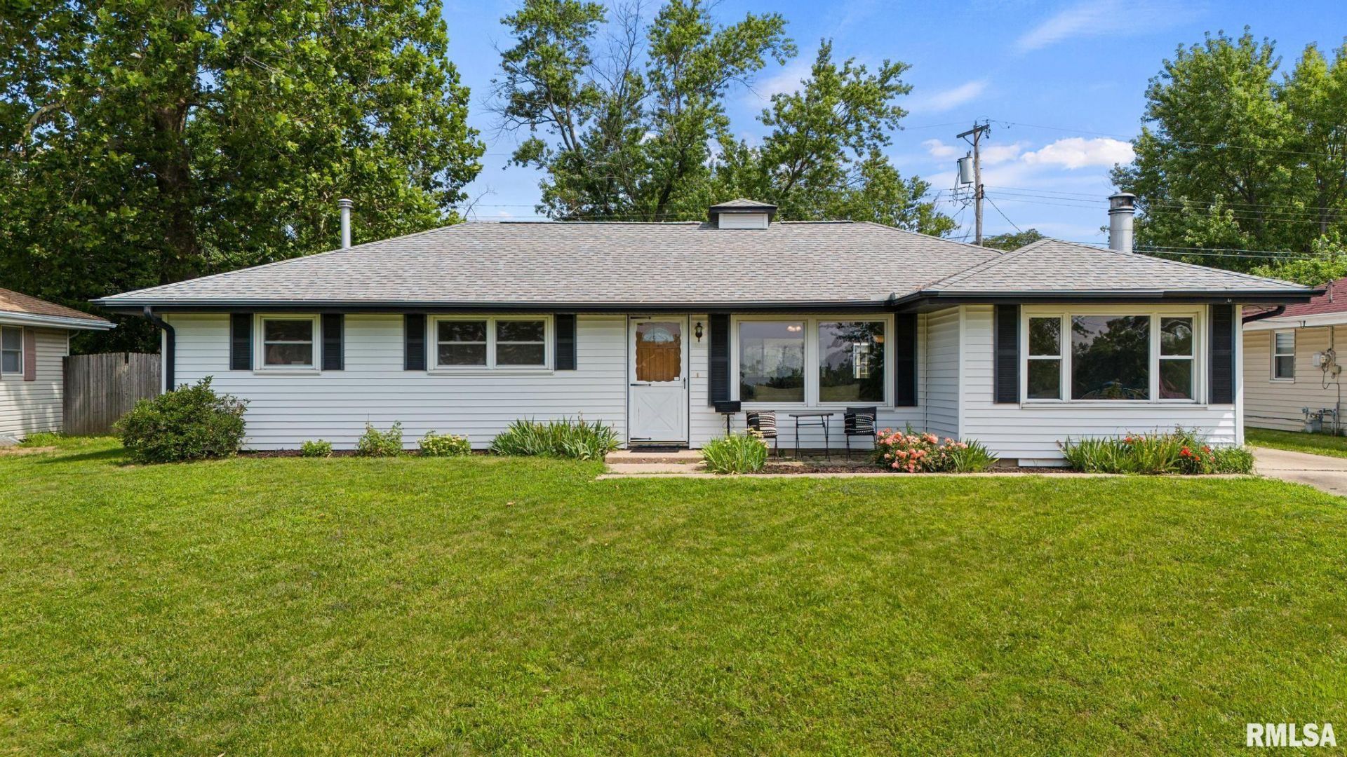 2103 W Cimarron Drive, Peoria, IL 61614 Main Photo