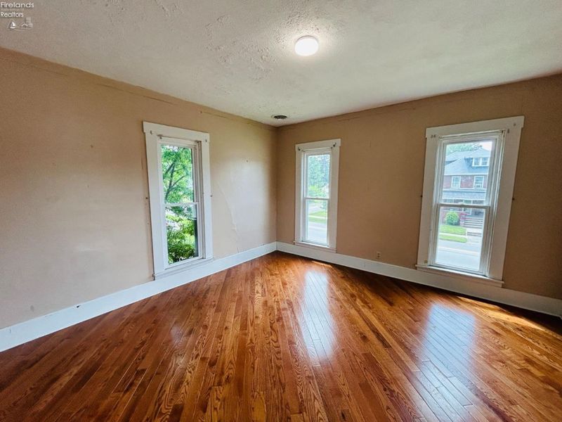 702 Main, Ada, OH 45810 Photo 11