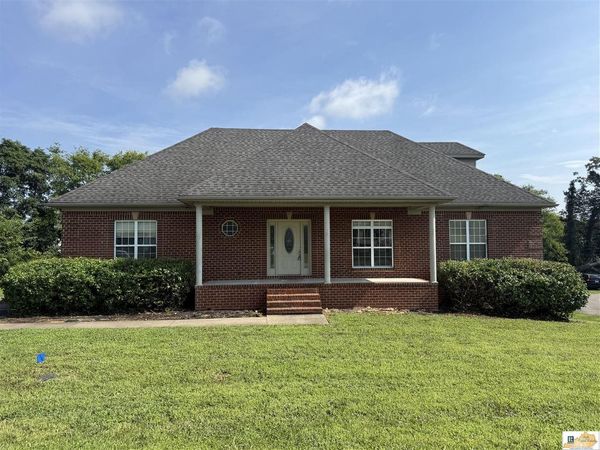 317 Peach Blossom Lane , Bowling Green, KY 42103