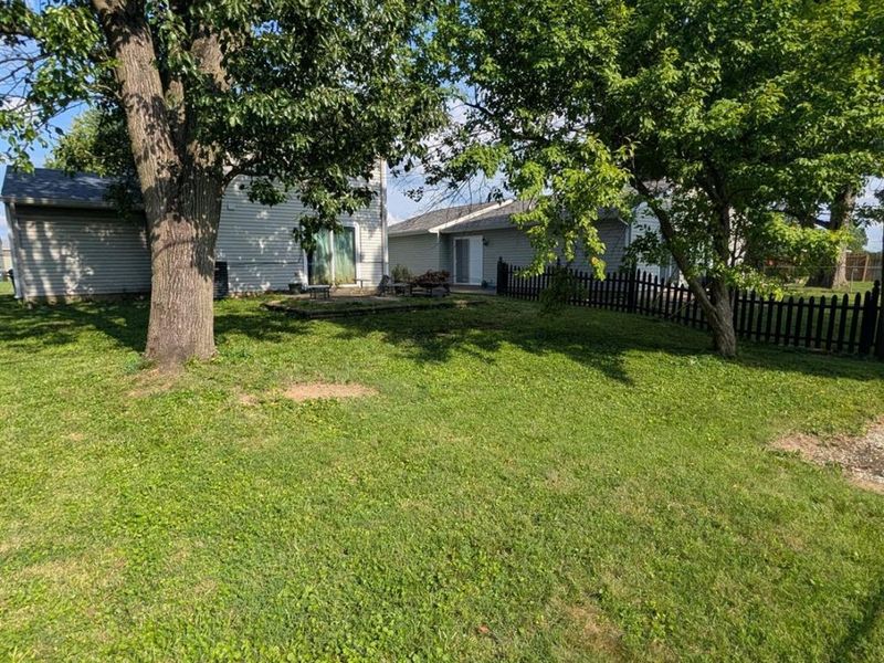 1810 waynebrook Drive, Middletown, OH 45044 Photo 2