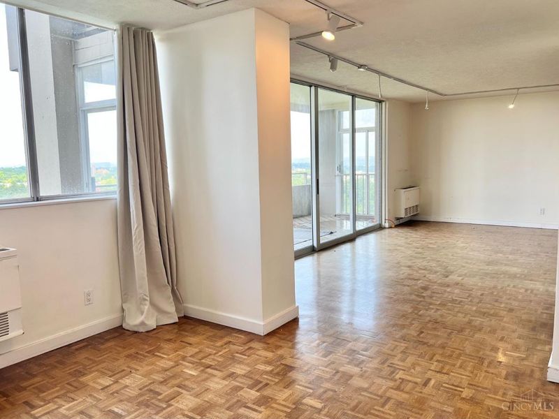 2324 Madison Road, Unit 1509, Cincinnati, OH 45208 Photo 4