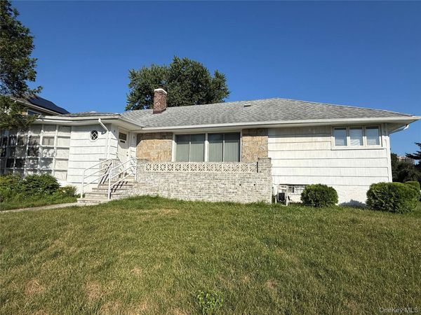 11 Webb Hill Road , Great Neck, NY 11020