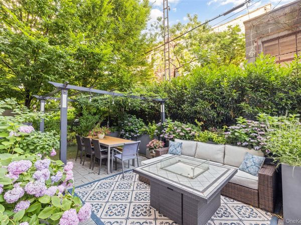 5-49 Borden Avenue, Unit 2B, Long Island City, NY 11101