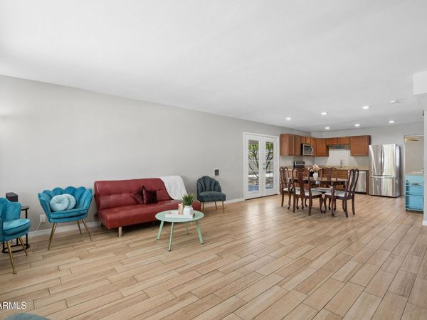 2131 W EDGEWOOD Avenue, Mesa, AZ 85202