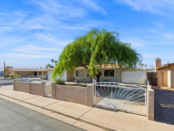 2131 W EDGEWOOD Avenue, Mesa, AZ 85202