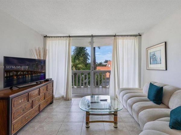 3199 S Ocean Dr , Unit 305, Hallandale Beach, FL 33009