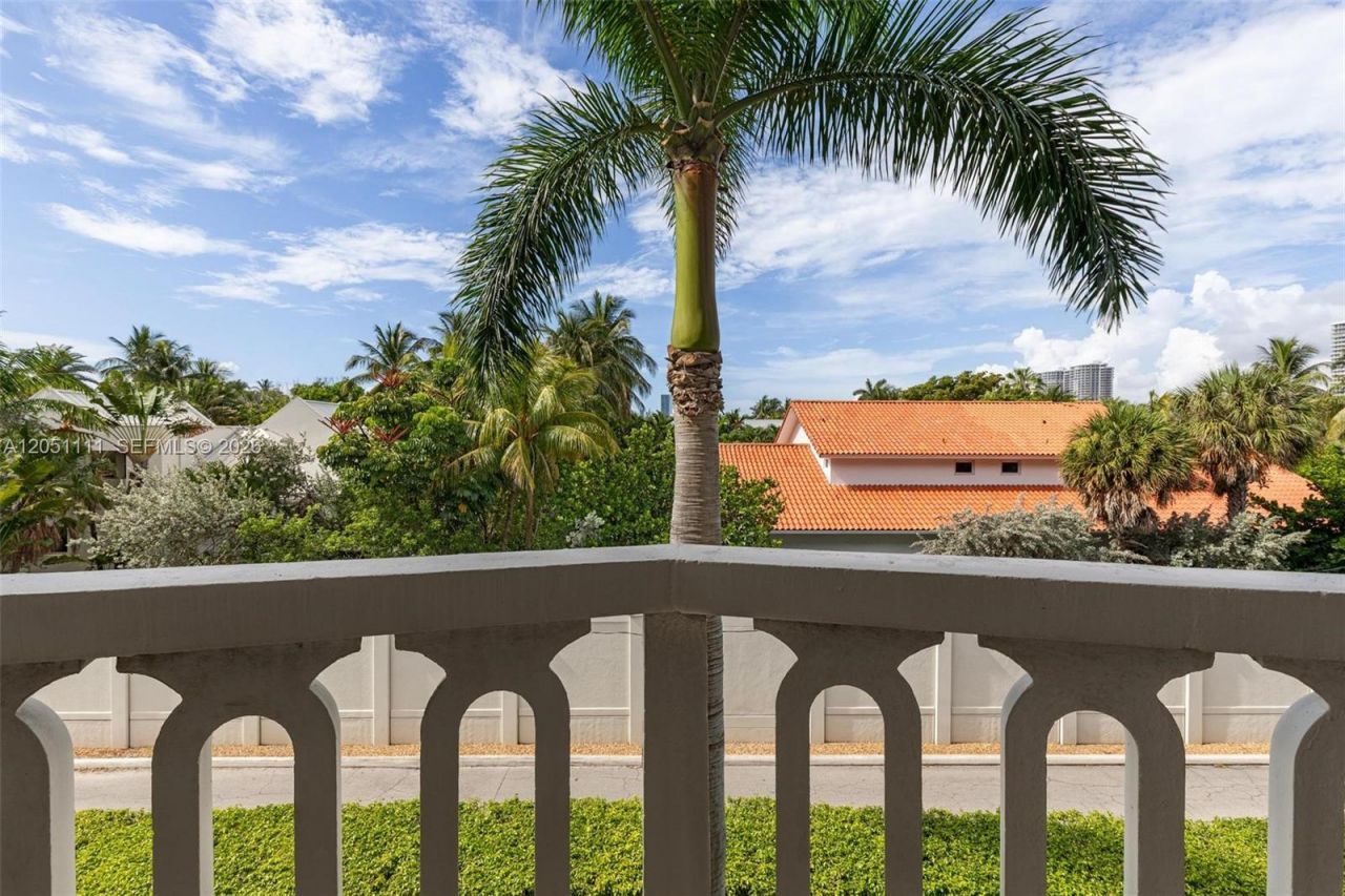 3199 S Ocean Dr , Unit 305, Hallandale Beach, FL 33009 Photo