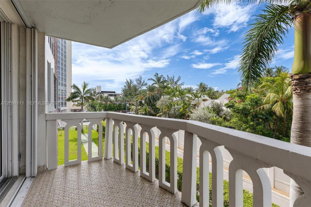 3199 S Ocean Dr , Unit 305, Hallandale Beach, FL 33009 Photo