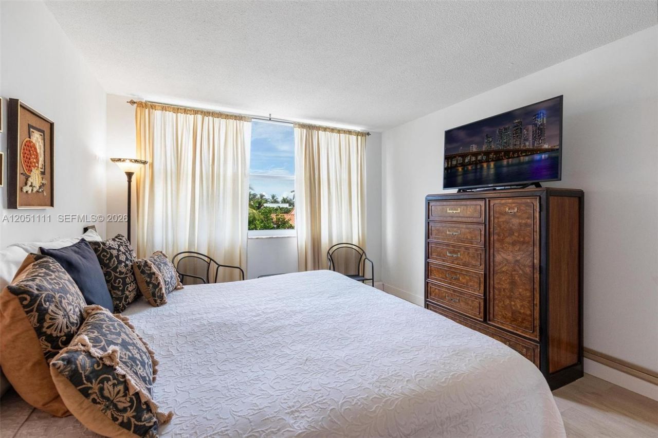 3199 S Ocean Dr , Unit 305, Hallandale Beach, FL 33009 Photo