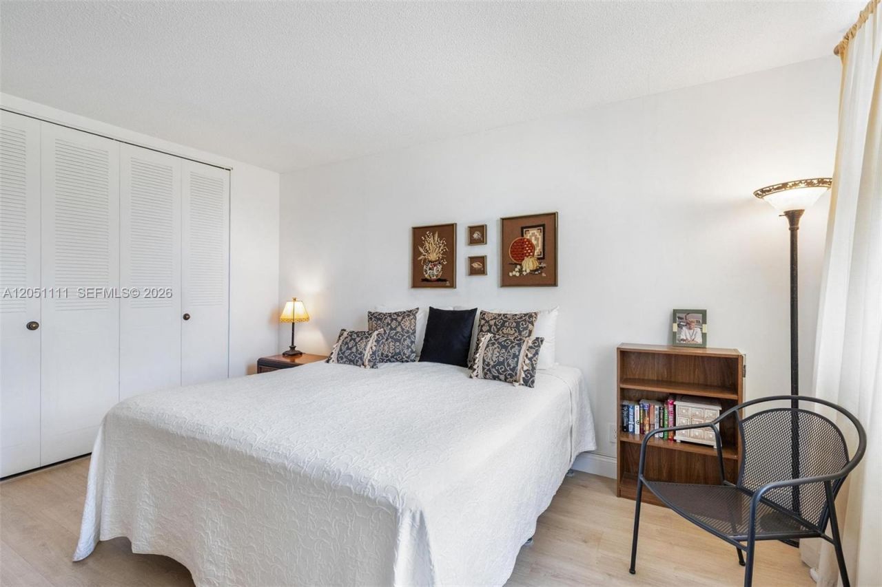3199 S Ocean Dr , Unit 305, Hallandale Beach, FL 33009 Photo