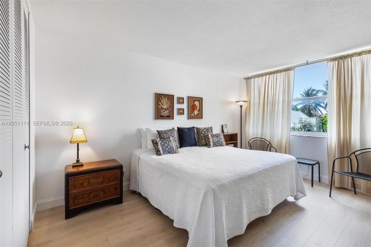 3199 S Ocean Dr , Unit 305, Hallandale Beach, FL 33009 Photo