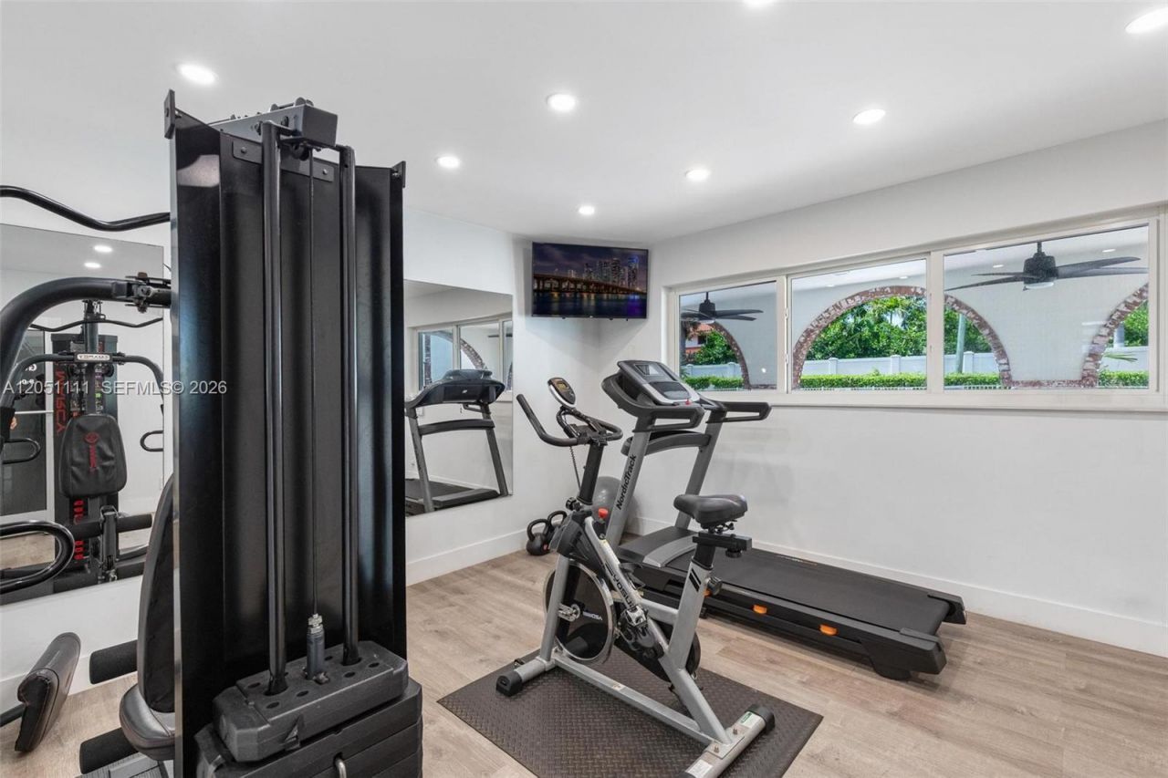 3199 S Ocean Dr , Unit 305, Hallandale Beach, FL 33009 Photo