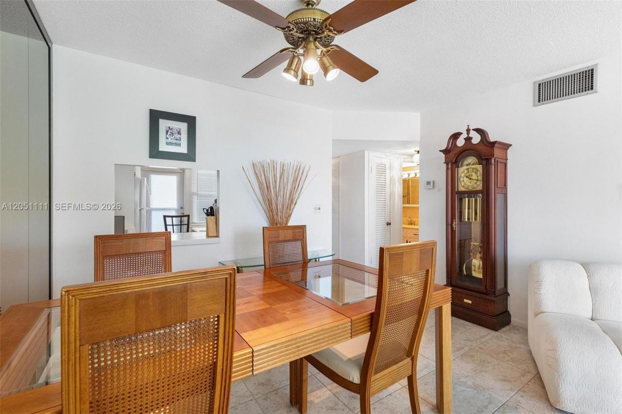 3199 S Ocean Dr , Unit 305, Hallandale Beach, FL 33009 Photo