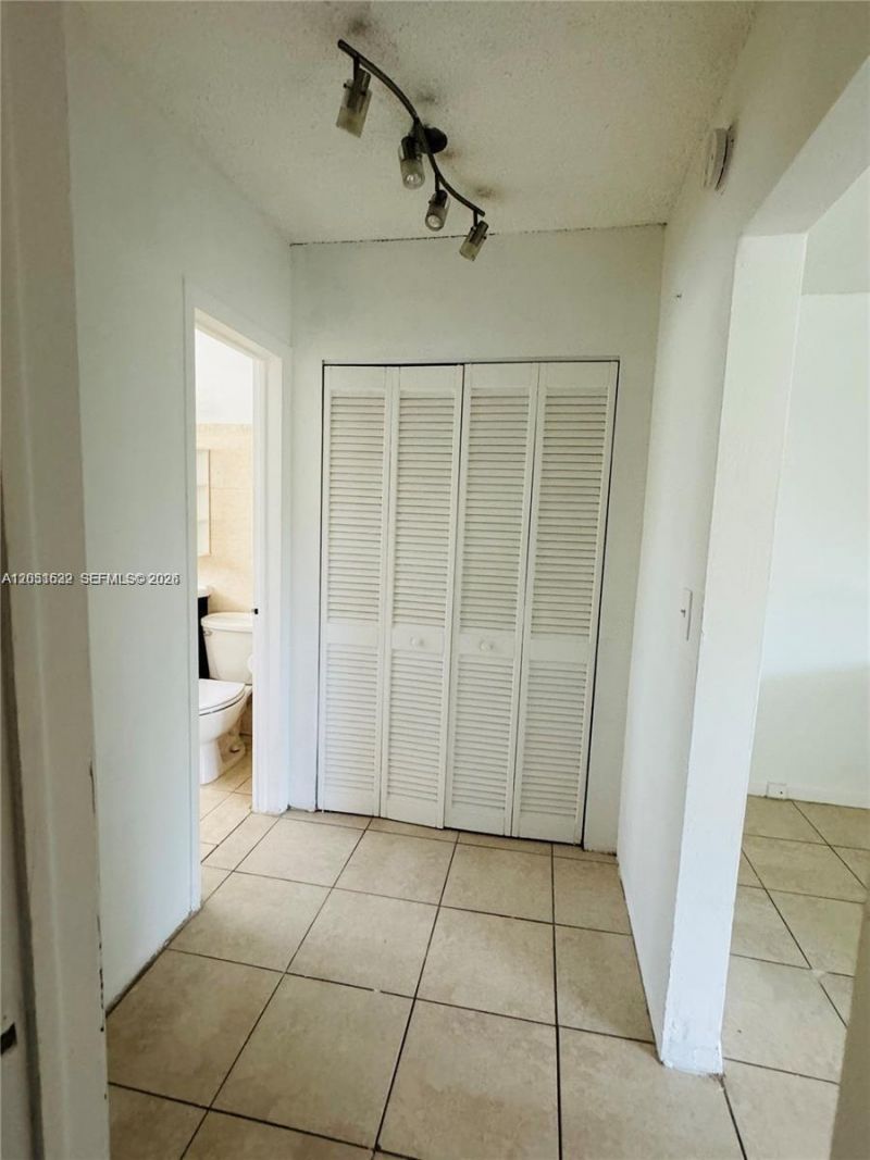 1755 NE 116th Rd , Unit 17, North Miami, FL 33181 Photo