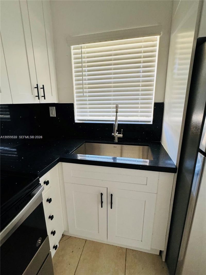 1755 NE 116th Rd , Unit 17, North Miami, FL 33181 Photo