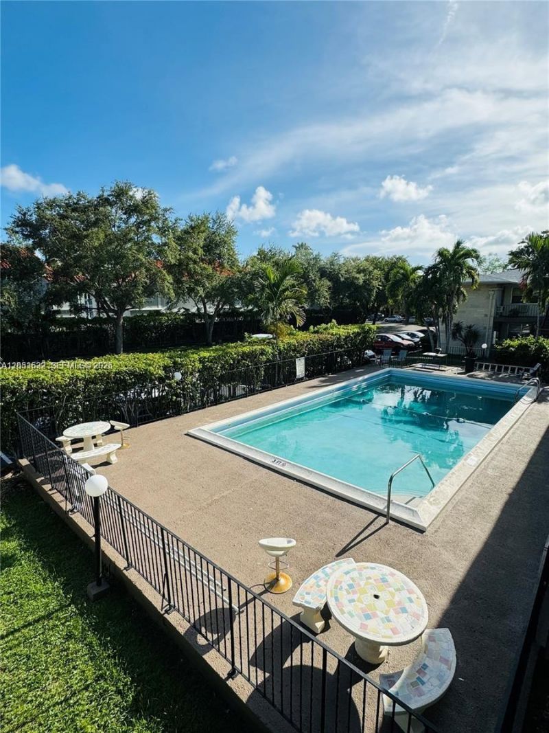 1755 NE 116th Rd , Unit 17, North Miami, FL 33181 Photo