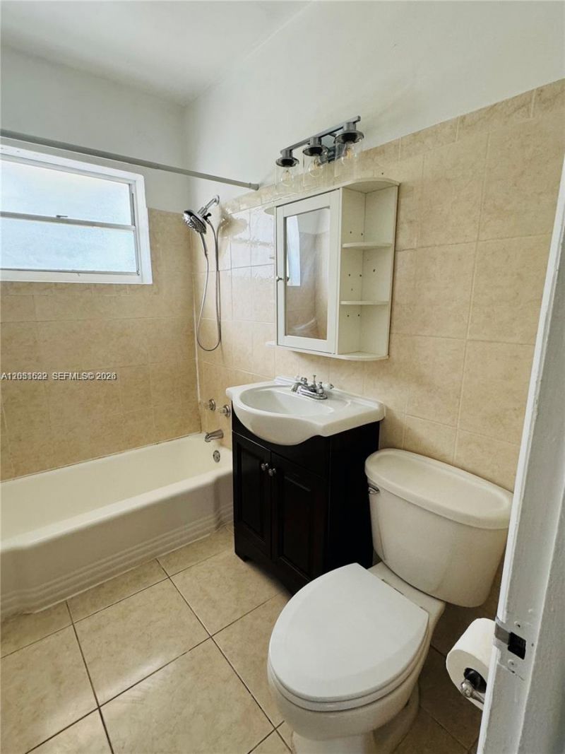 1755 NE 116th Rd , Unit 17, North Miami, FL 33181 Photo