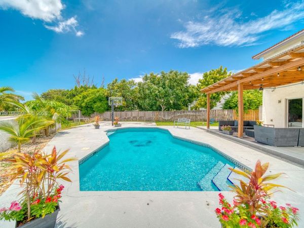 8611 SW 207th Ter , Cutler Bay, FL 33189