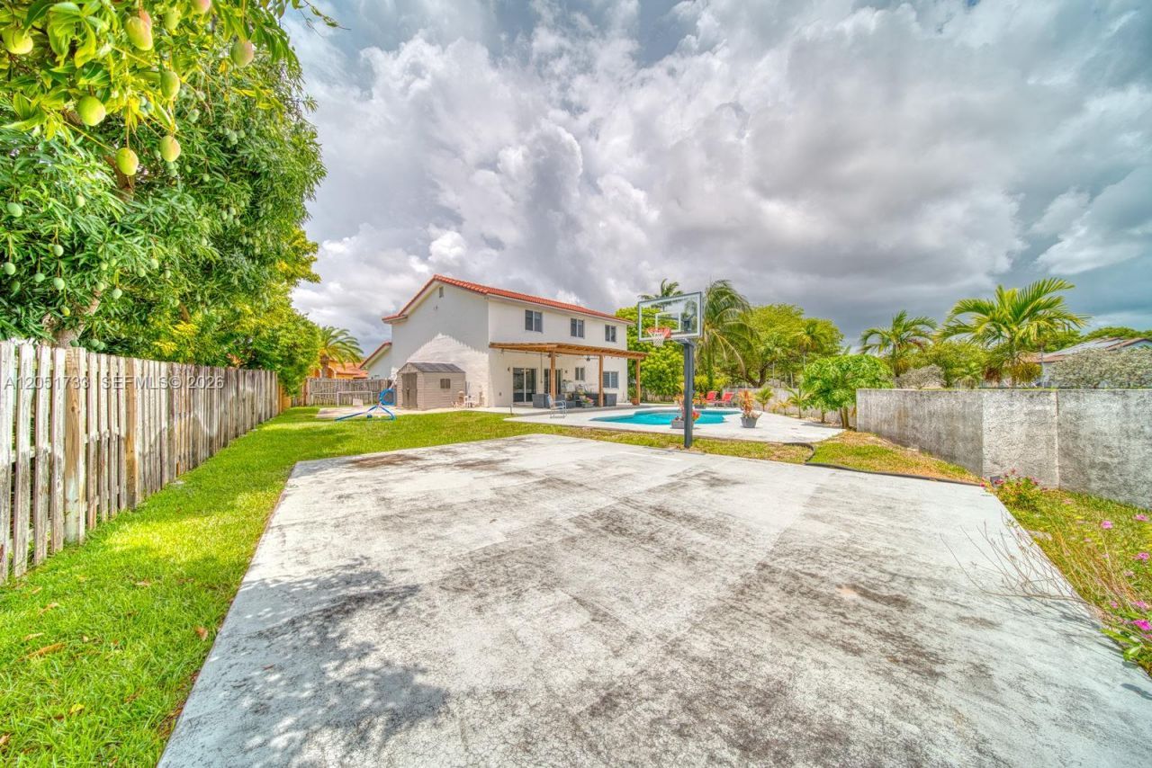8611 SW 207th Ter, Cutler Bay, FL 33189 Photo