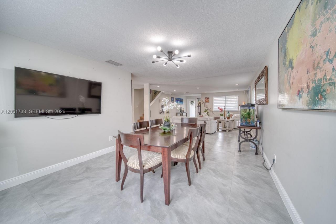 8611 SW 207th Ter, Cutler Bay, FL 33189 Photo