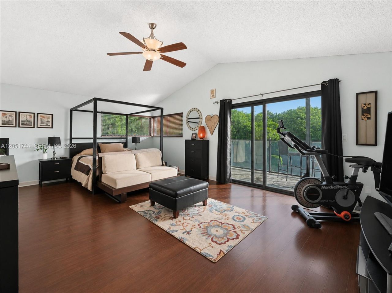 9720 E Calusa Club Dr , Miami, FL 33186 Photo