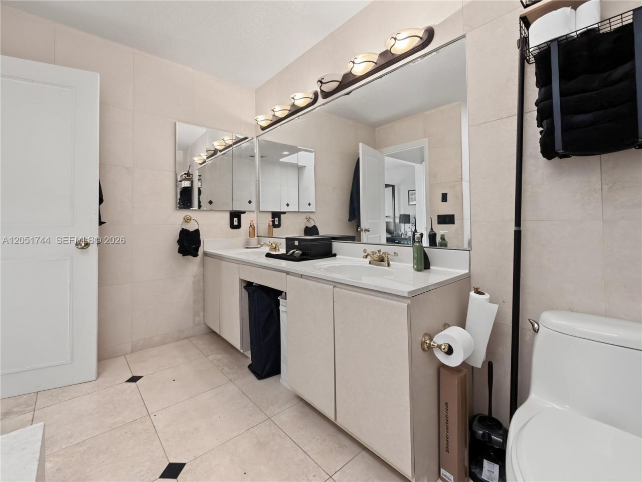 9720 E Calusa Club Dr , Miami, FL 33186 Photo