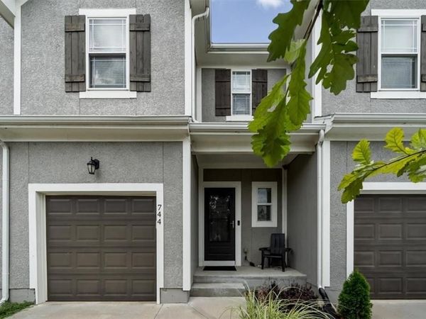 744 W Shawnee Court, Gardner, KS 66030