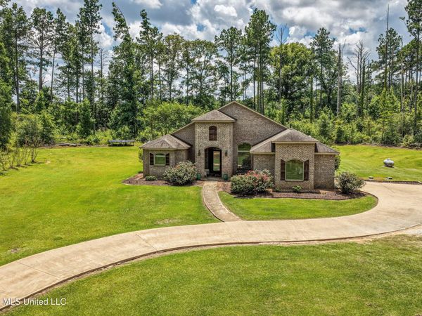 6926 Moak Road, Summit, MS 39666