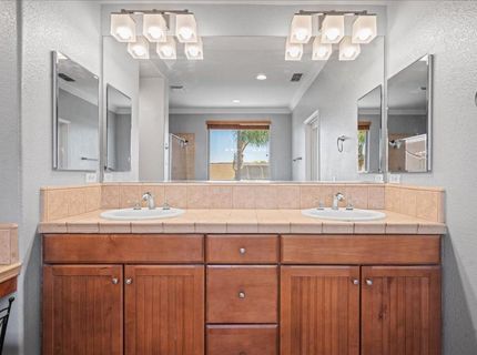 5114 Blossom Ranch Dr, Elk Grove, CA 95757 Photo