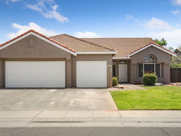 117 Sterling Oak Dr, Galt, CA 95632