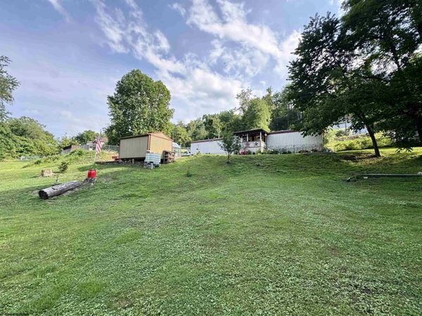 87 Lower Booth Road, Morgantown, WV 26501