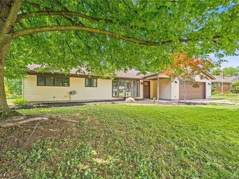 8160 Joyce Road, Broadview Heights, OH 44147 Photo 2
