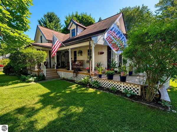 325 Spruce Street, Traverse City, MI 49684