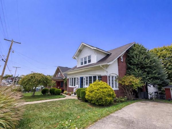 411 Woodlawn Ave., BECKLEY, WV 25801