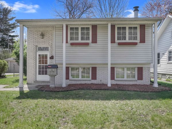 429 Royal Avenue, Royal Oak, MI 48073