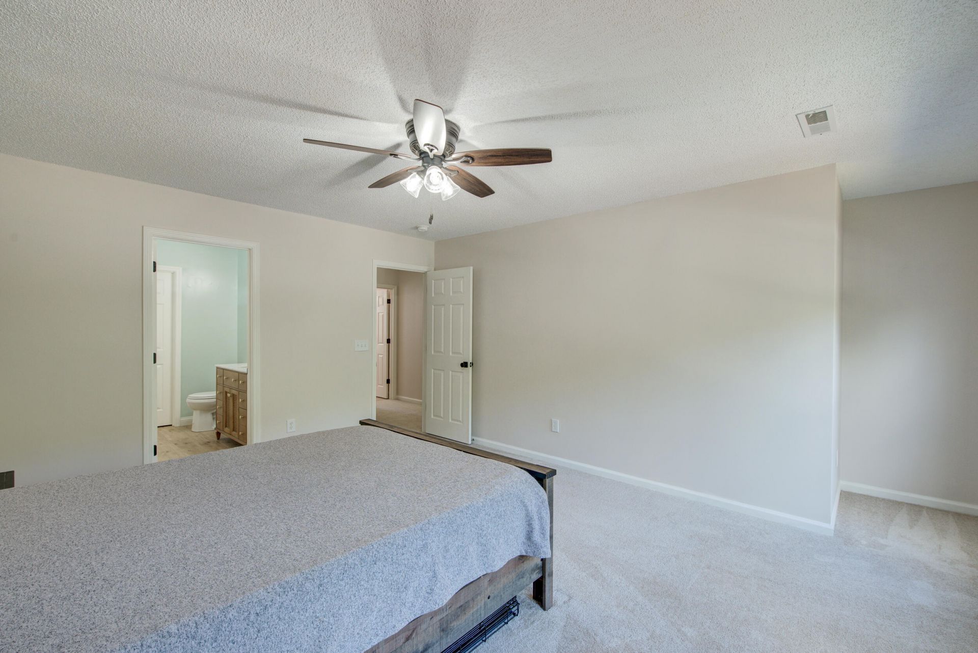 5095 Thornton Drive Photo 13
