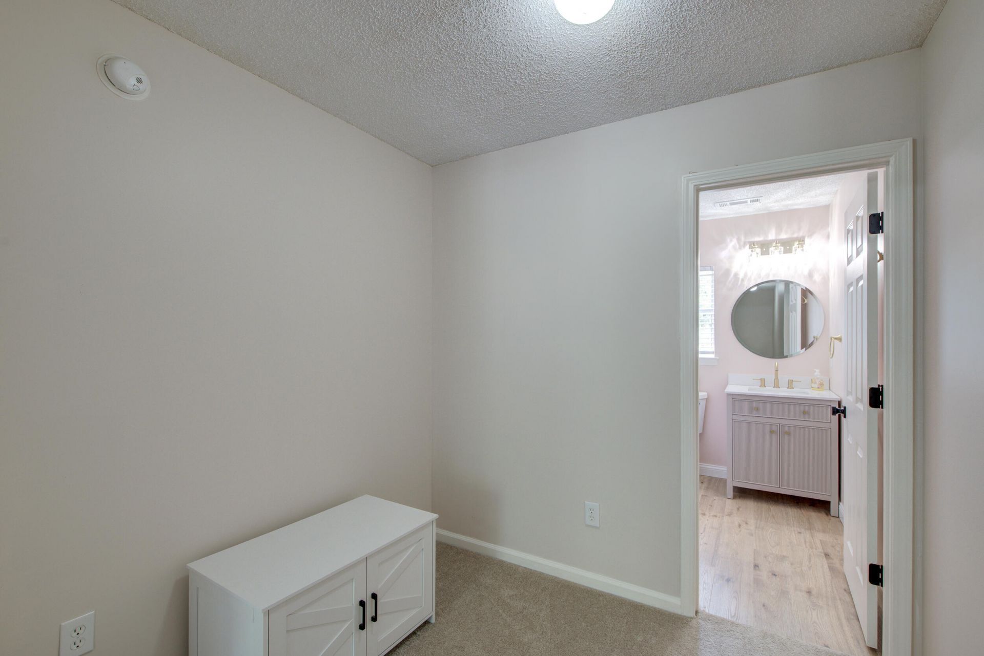 5095 Thornton Drive Photo 17