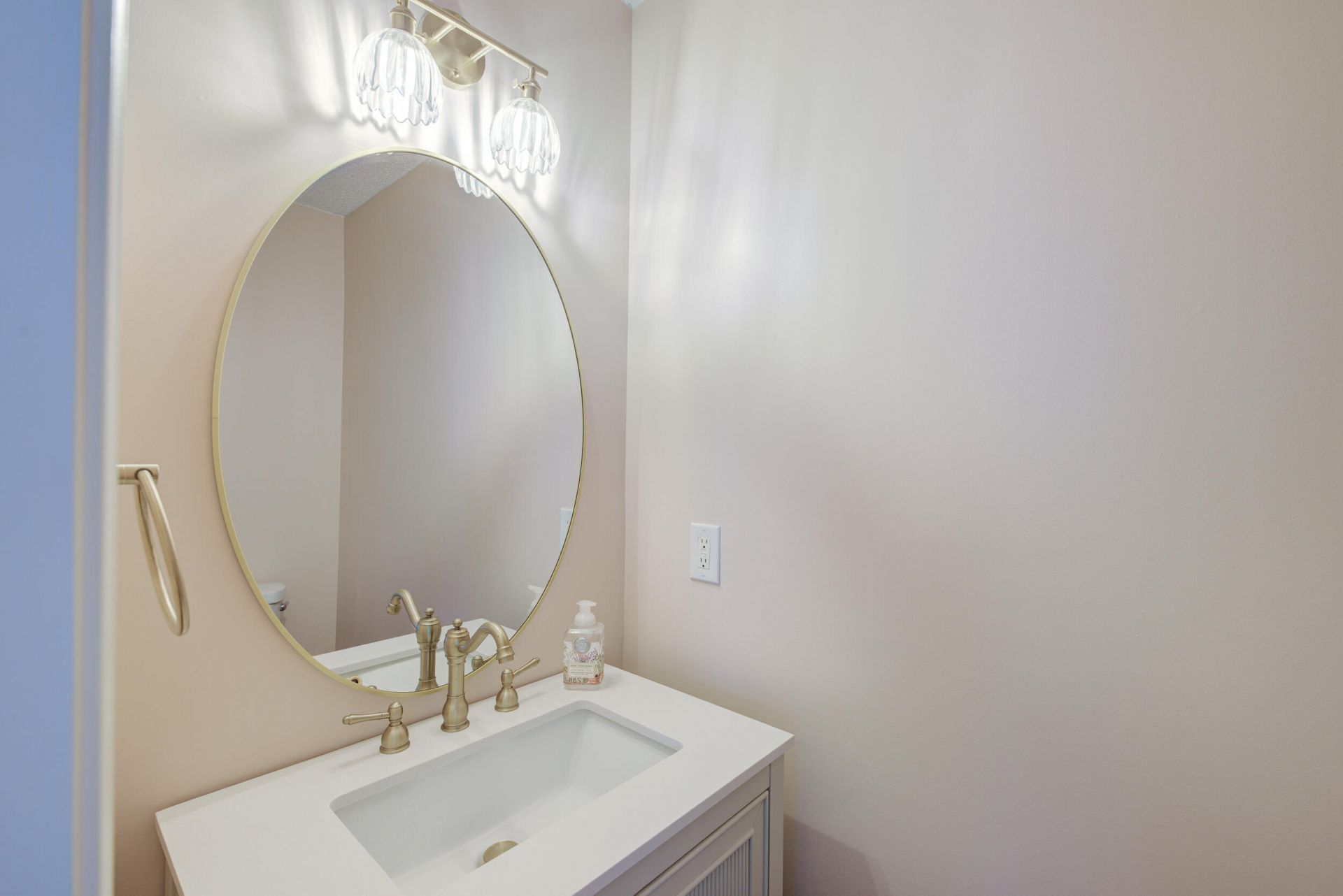 5095 Thornton Drive Photo 32