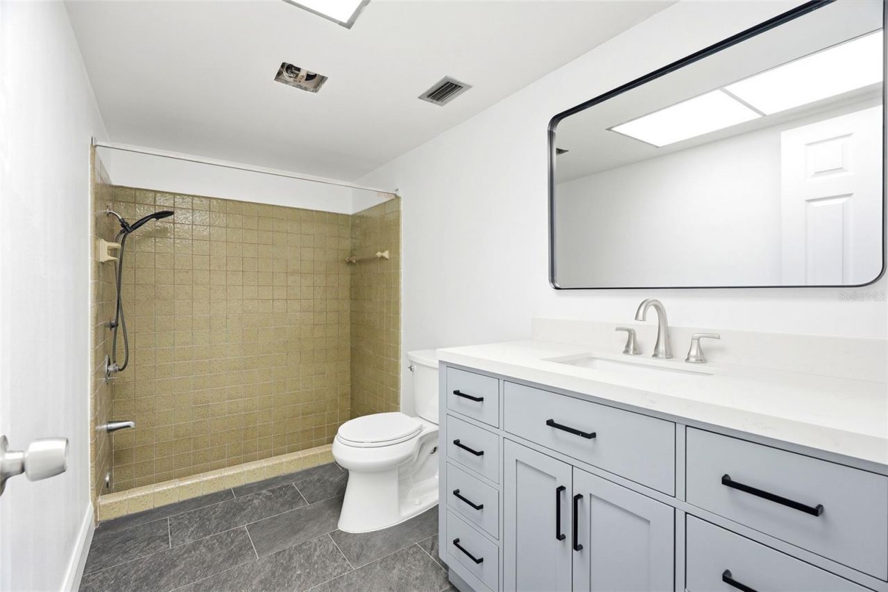 2022 Tanglewood Drive Ne, Saint Petersburg, FL 33702 Photo