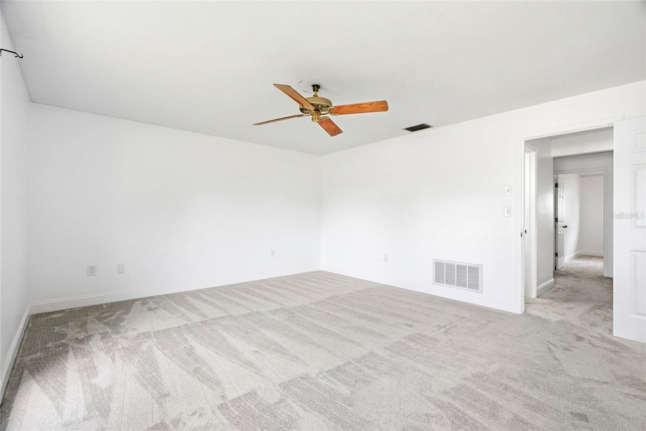 2022 Tanglewood Drive Ne, Saint Petersburg, FL 33702 Photo
