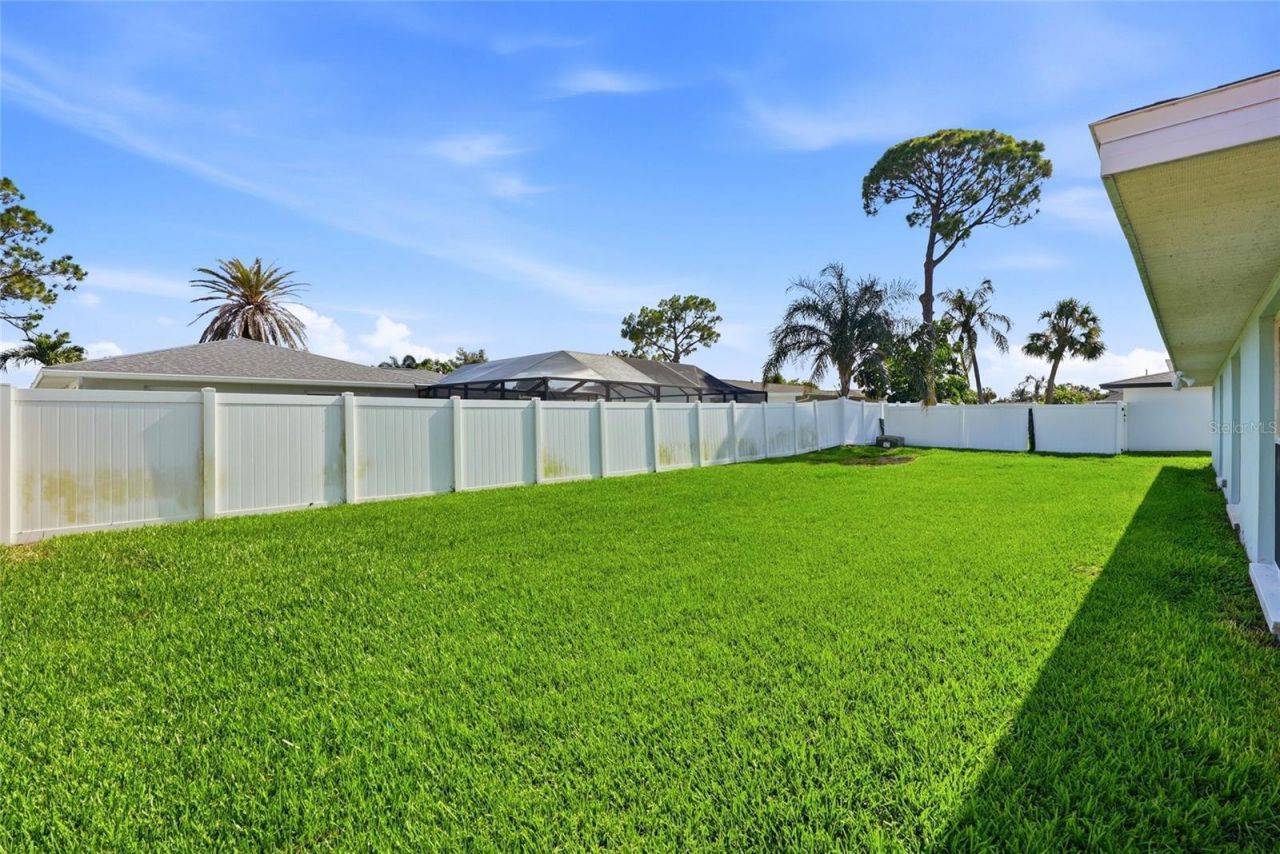 2022 Tanglewood Drive Ne, Saint Petersburg, FL 33702 Photo