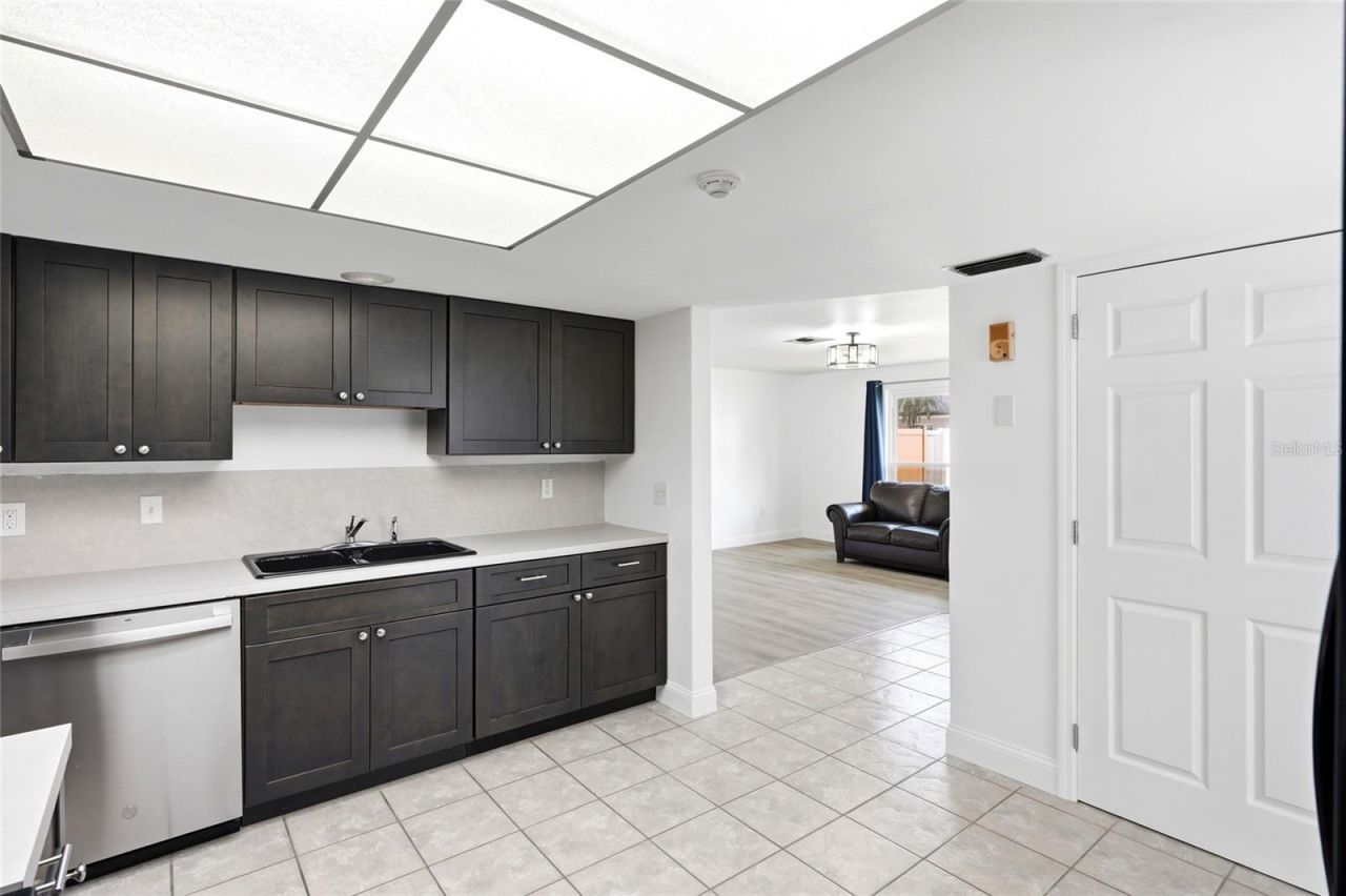 2022 Tanglewood Drive Ne, Saint Petersburg, FL 33702 Photo