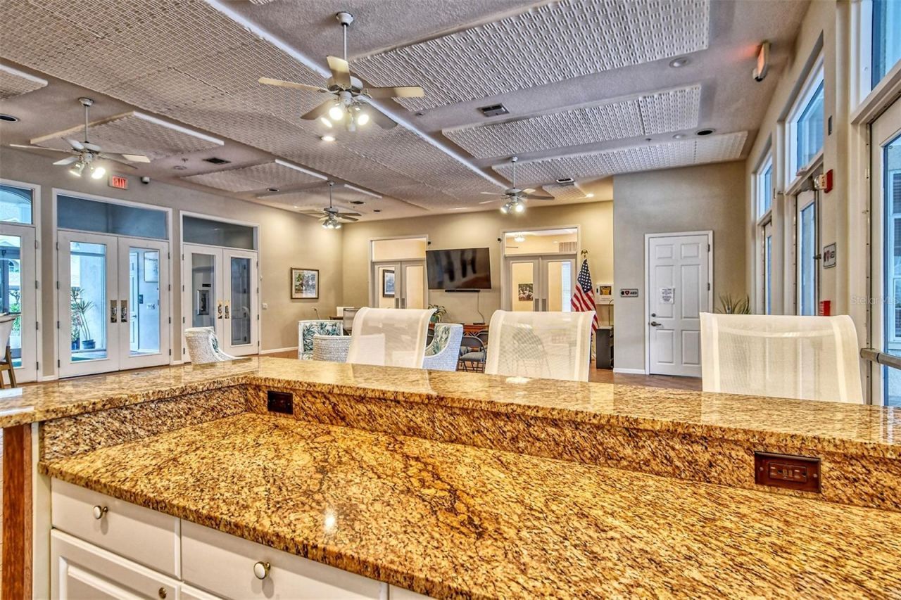 8370 Wingate Drive, Unit 726, Sarasota, FL 34238 Photo