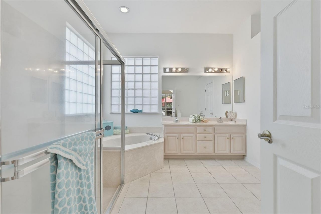 2224 Platinum Drive, Sun City Center, FL 33573 Photo
