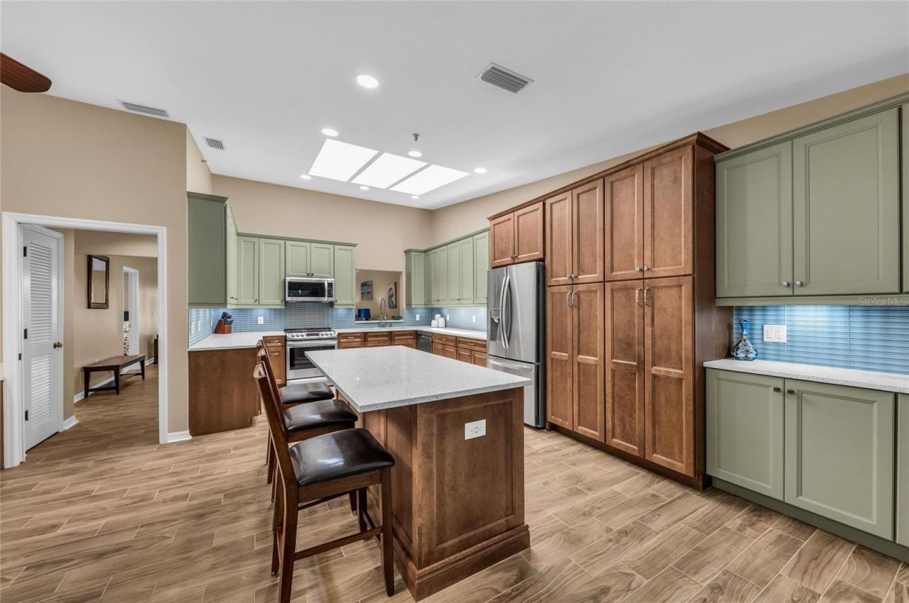 2350 Harbour Oaks Drive, Longboat Key, FL 34228 Photo