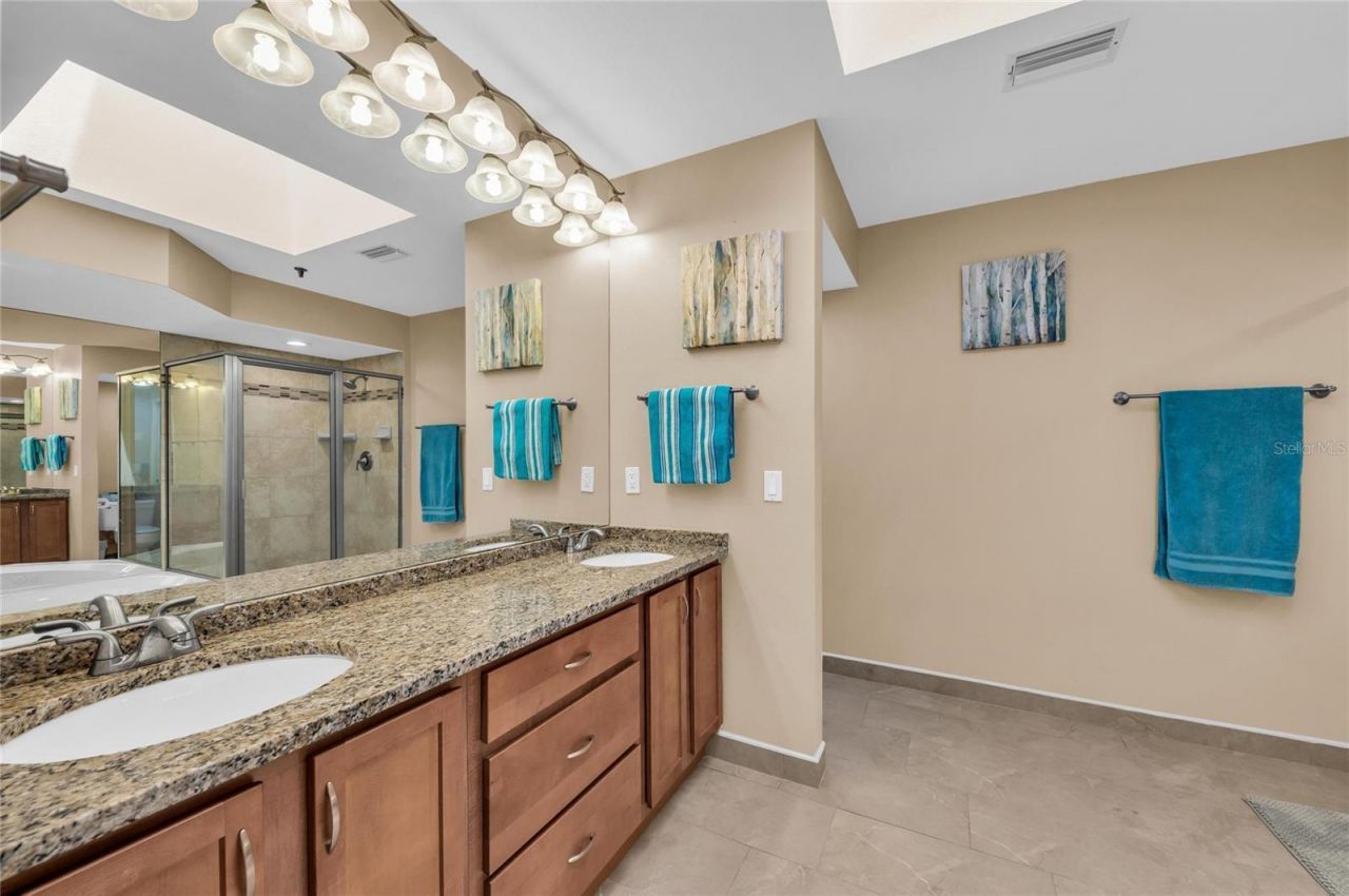 2350 Harbour Oaks Drive, Longboat Key, FL 34228 Photo