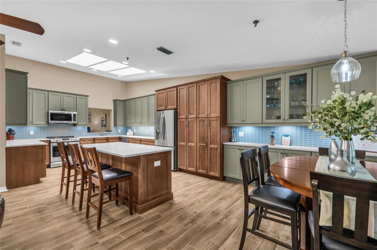 2350 Harbour Oaks Drive, Longboat Key, FL 34228 Photo