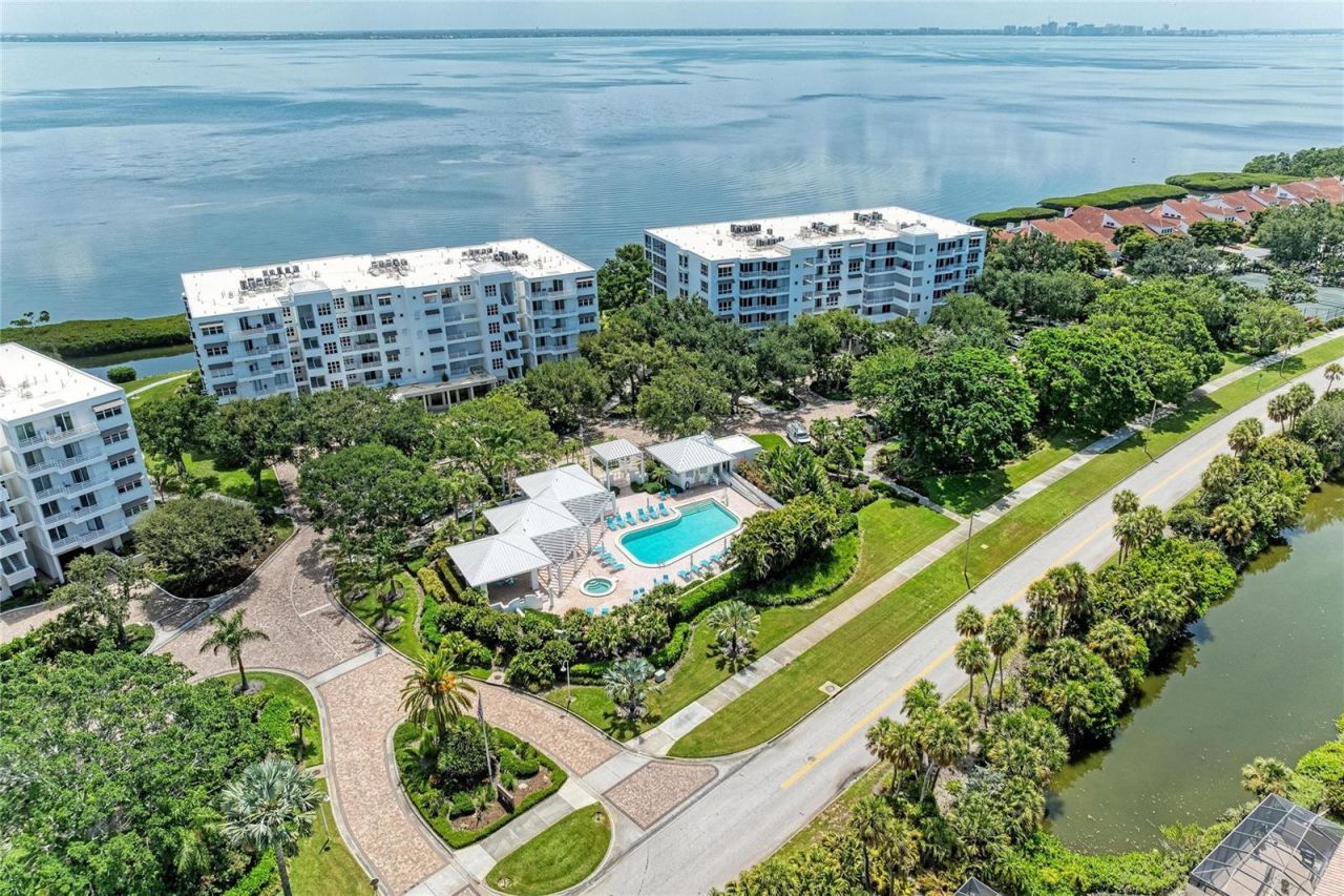 2350 Harbour Oaks Drive, Longboat Key, FL 34228 Photo