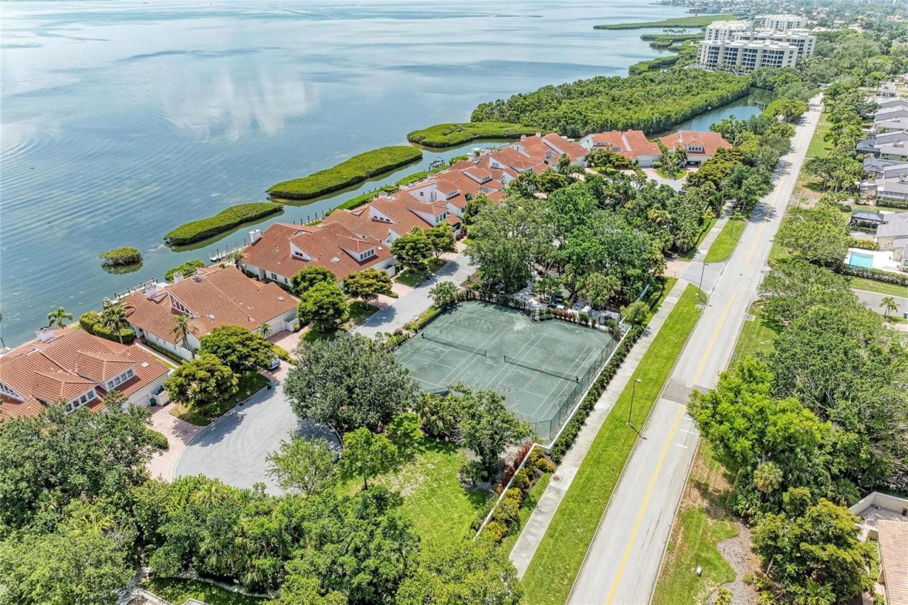2350 Harbour Oaks Drive, Longboat Key, FL 34228 Photo